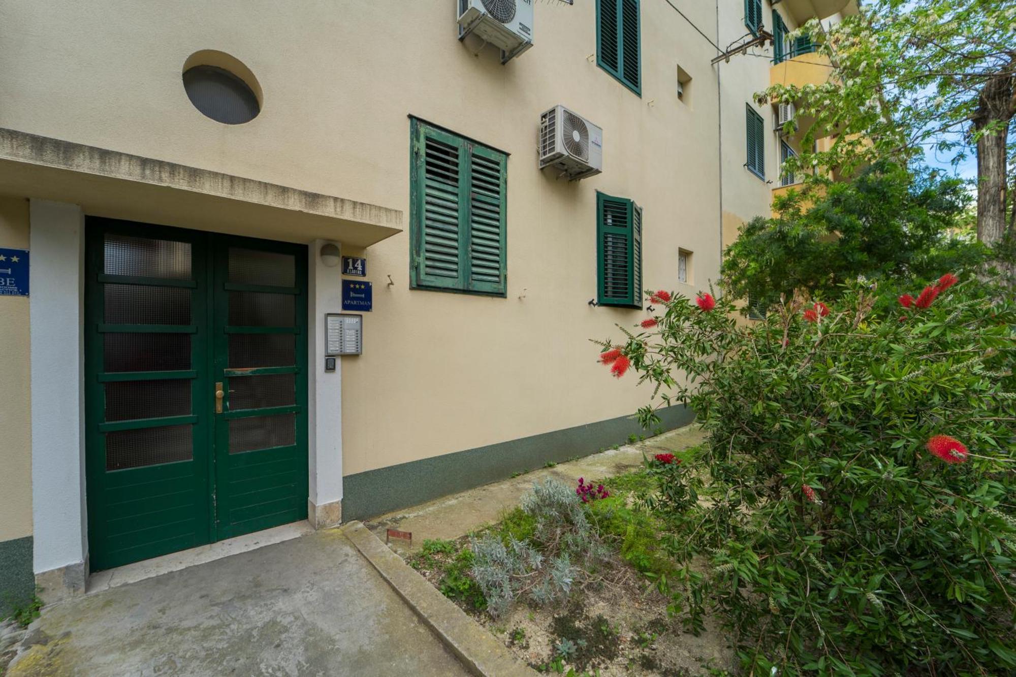 Luxury Rooms And Apartment Silente Bacvice Split Exterior foto